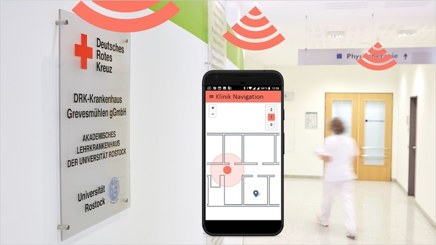 Fotocollage: Im Vordergrund zeigt ein Smartphone den digitalen Raumplan eines Krankenhauses, darin ein roter Punkt, der die Person repräsentiert, die die App gerade benutzt, um sich durch das Gebäude navigieren zu lassen. Im Hintergrund ist der Flur eines Krankenhauses, eine Person in weißer Krankenhauskleidung sowie ein wegweisendes Schild zu sehen